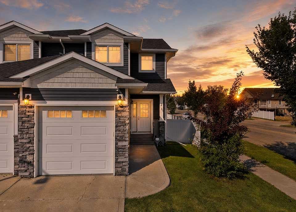 1st image of 2 E Sullivan Close