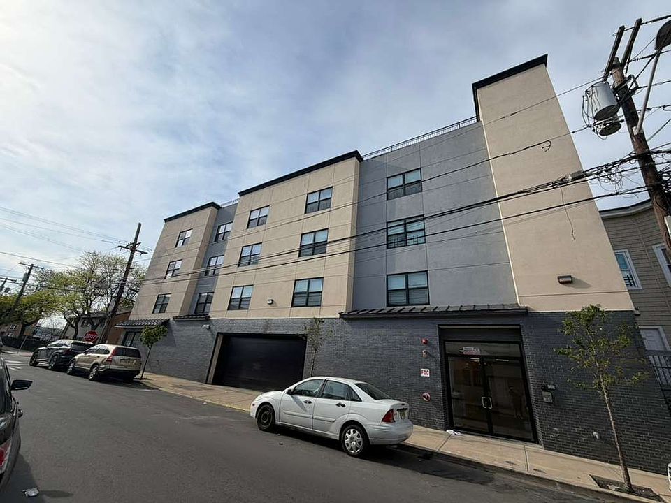 1st image of 51 Carroll St #302