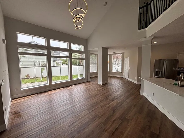 903 Yew Ct — Photo 16