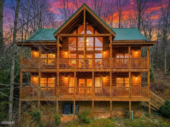 1346 N Baden Dr, Gatlinburg, TN 37738