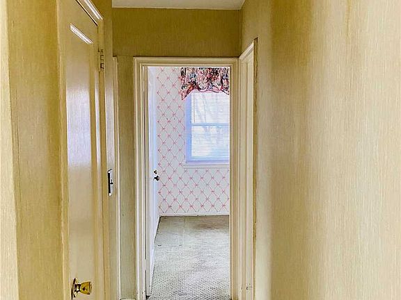 3rd image of 288 Cherry Valley Ave APT A1