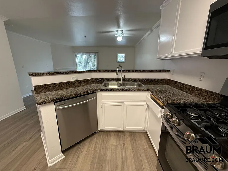 7323 WINNETKA — Photo 25