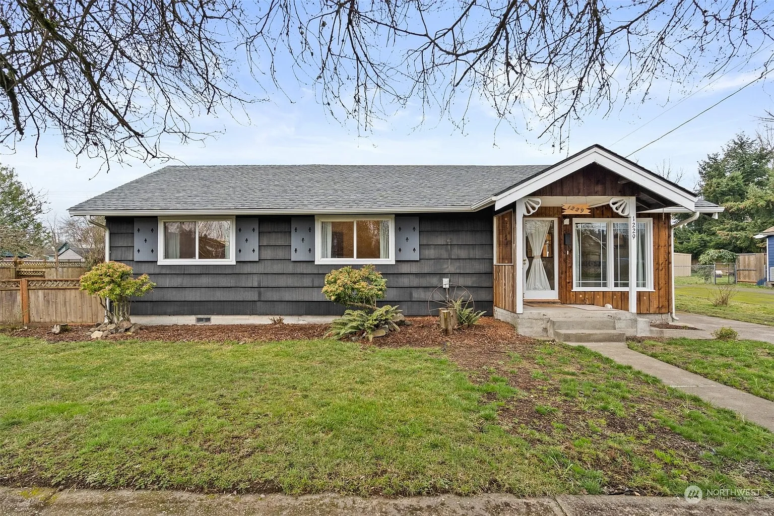 1229 B Street photo 1