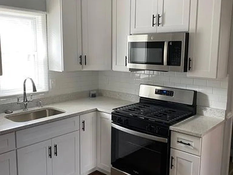 4319 Kenwood Avenue W Bath #5-850 — Photo 18