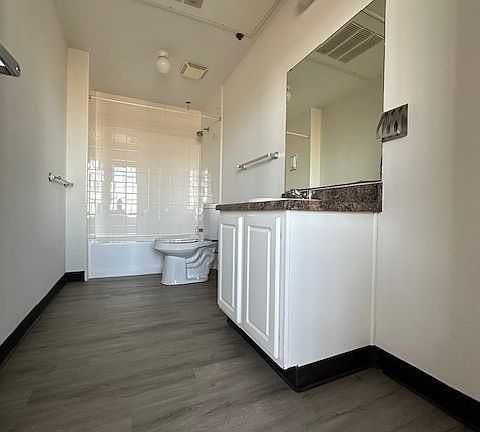 5th image of 1324 E Lancaster Ave APT 402