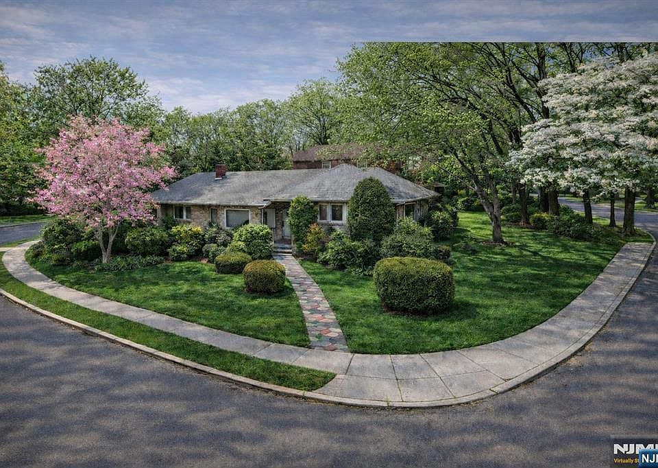 1st image of 633 Wilmerding Ave