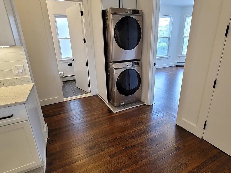 682 Whitney Ave #1 — Photo 14