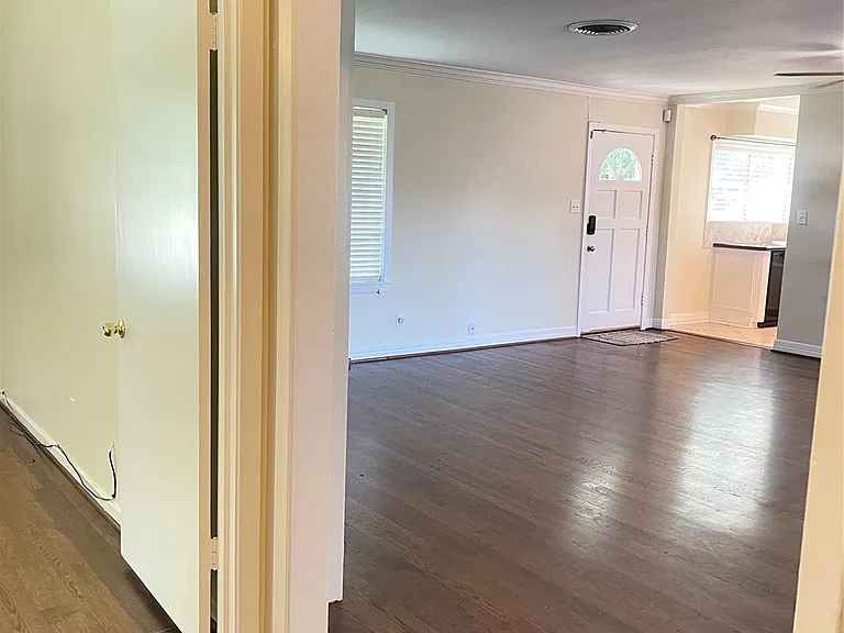 9602 Val Verde St — Photo 23