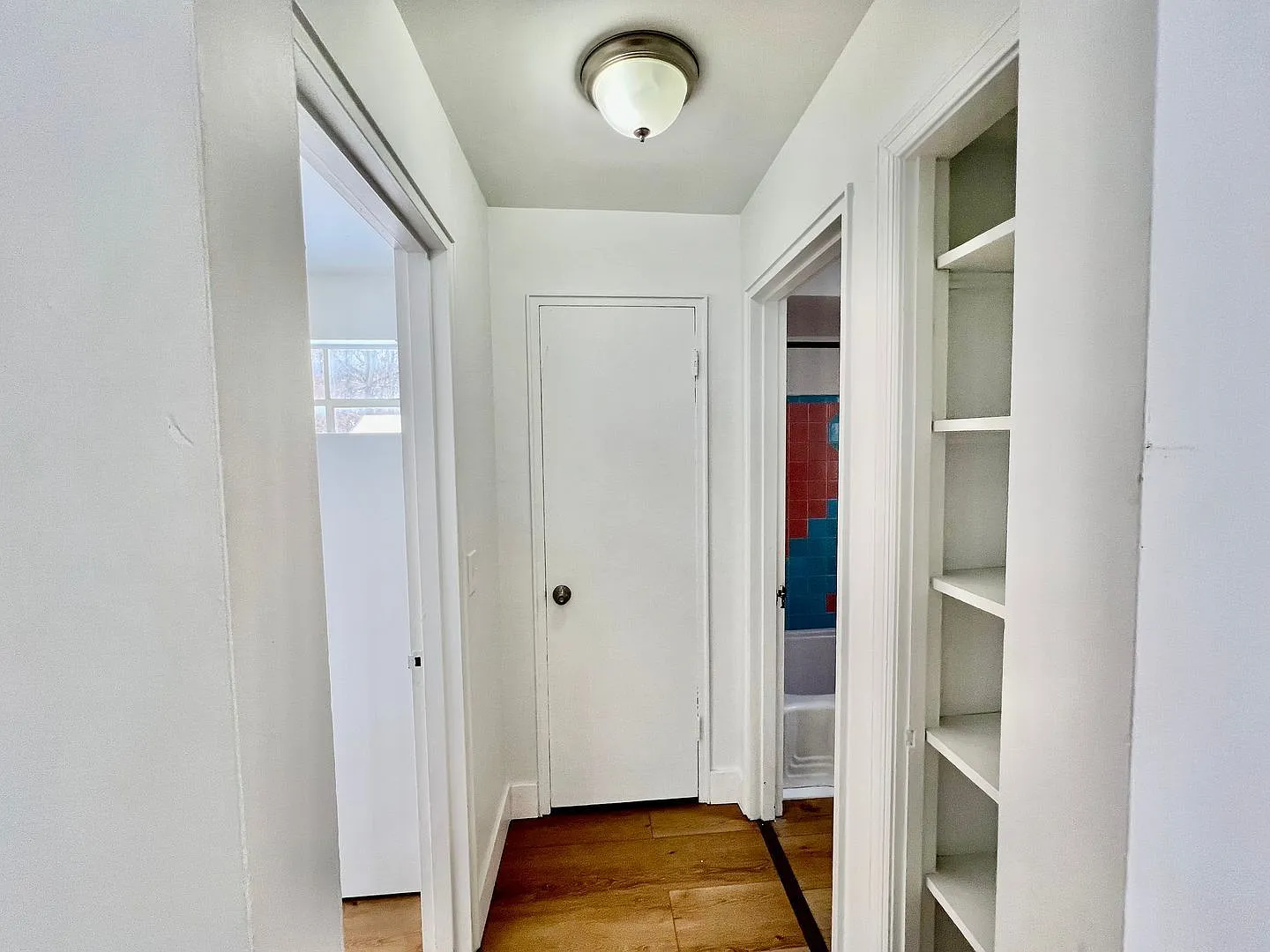 1 bed, 1.0 bath, $795 — Photo 3