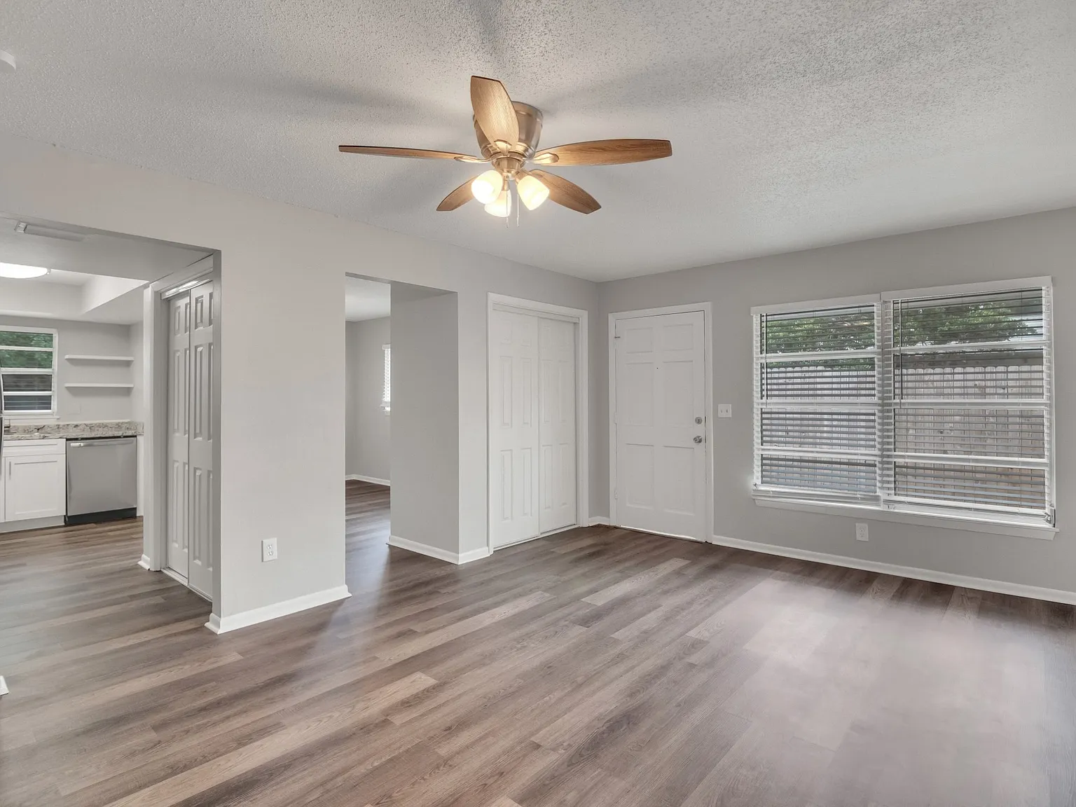 3353 Sherwood Drive - B — Photo 3