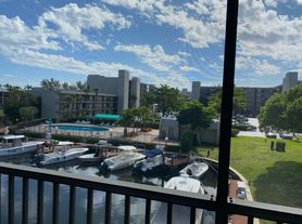 4 Royal Palm Way, Boca Raton, FL