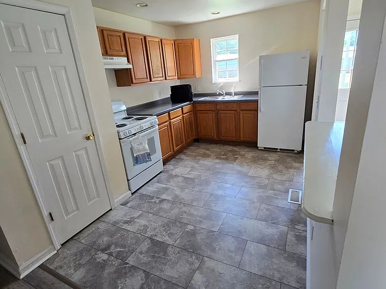726 Connor St #A — Photo 3