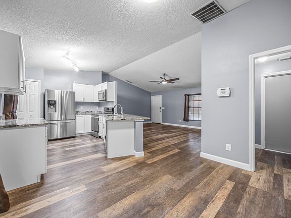 4th image of 1284 Theresa St SE