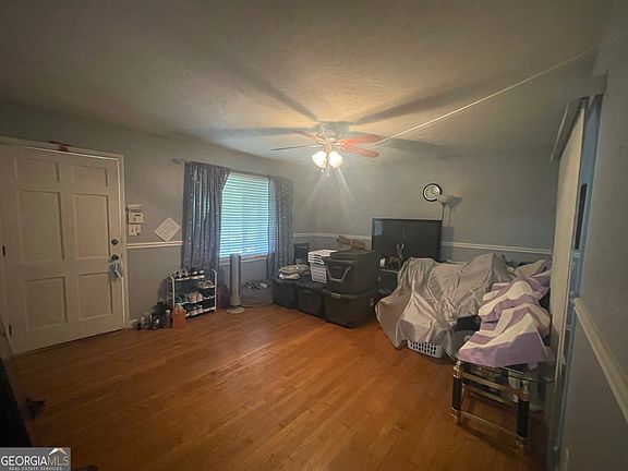4th image of 622 Fayetteville Rd