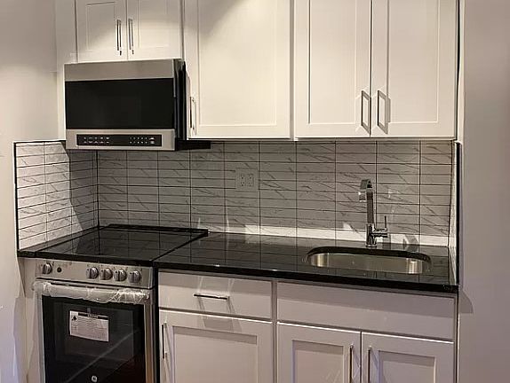 2nd image of 1013 Lafayette Ave #1
