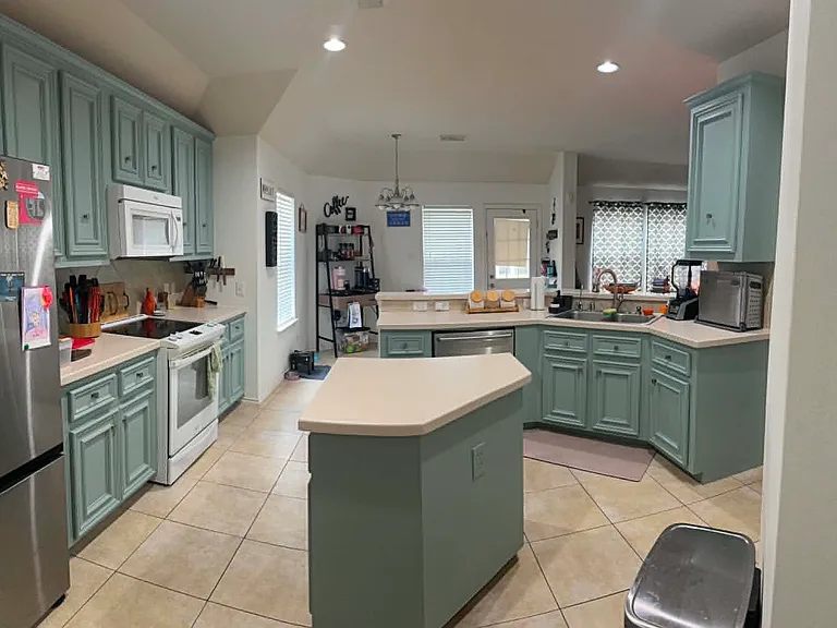 2718 Atlas Dr — Photo 9