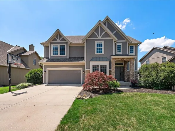 20709 W 61st St, Shawnee, KS 66218