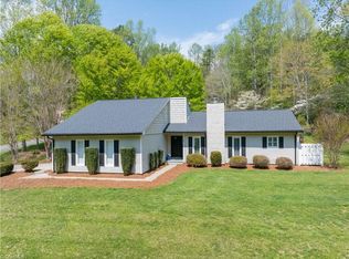 559 Country Club Hills Ln, Wilkesboro, NC 28697