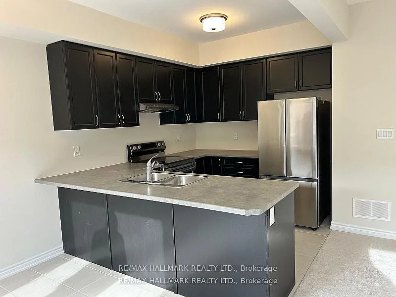 Photo 2 of 10 - 620 Colborne St W #55 - Brantford, ON Building Photo - 620 Colborne St W #55