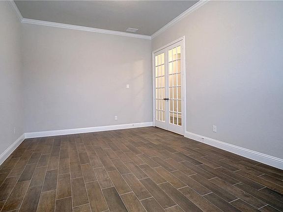 3rd image of 6825 Cambridge Dr