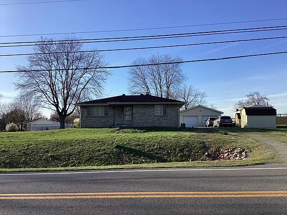 3rd image of 301 E Main St