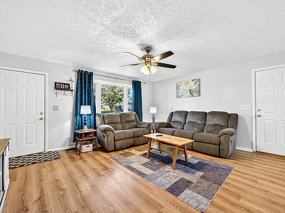 3rd image of 656 Berkshire Dr