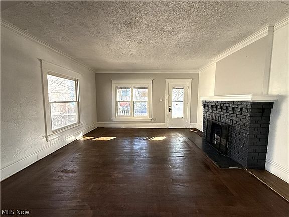 3rd image of 295 Grove St