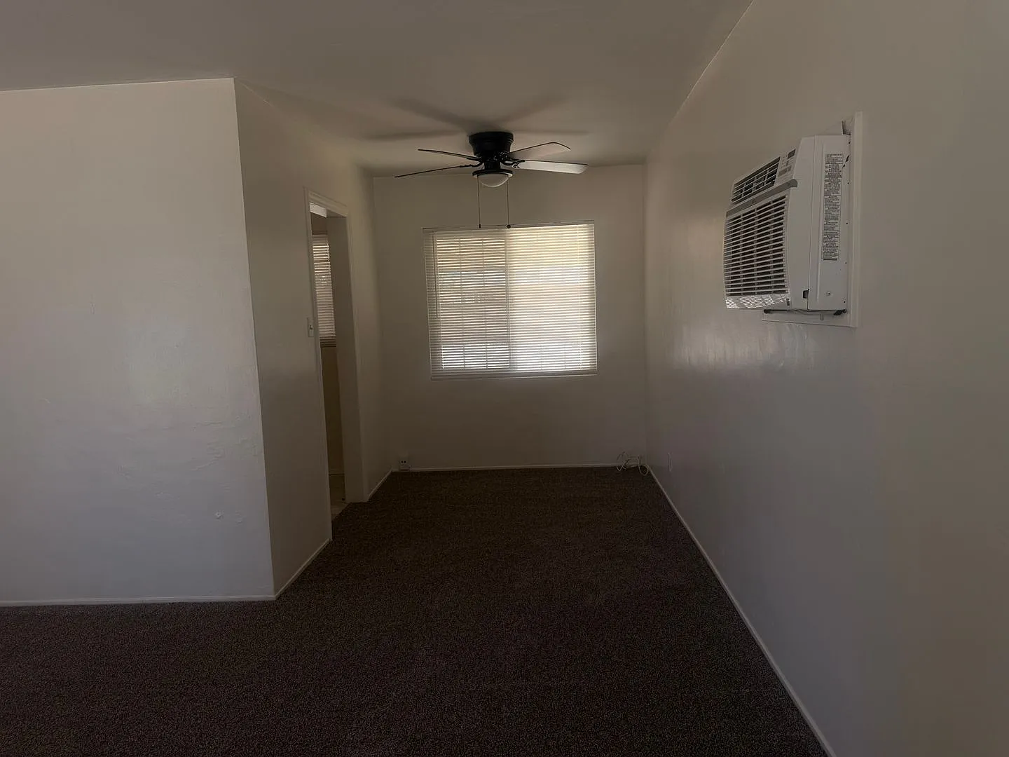 Cute 2BR 1BA Home — Photo 4