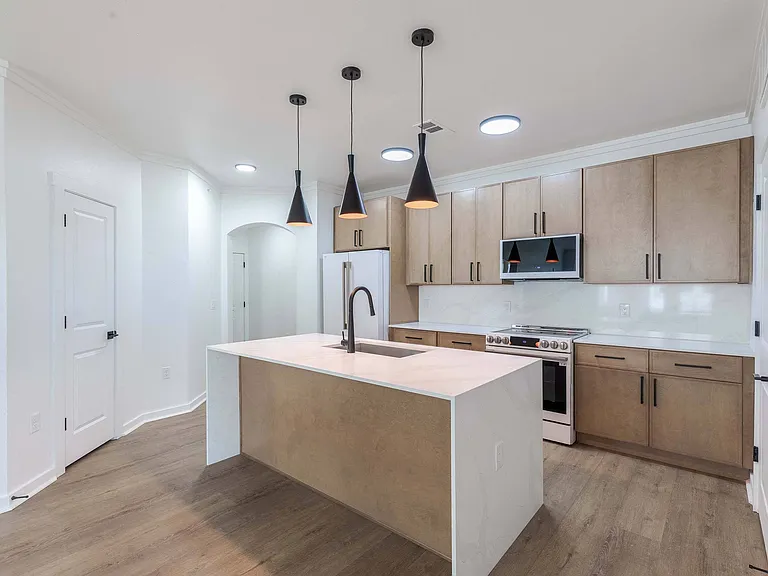 Five810 Southlands — Photo 7