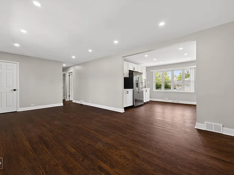 225 Sky Hill Rd — Photo 2