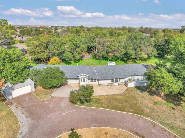 621 Pine Tree Rd, Frederick, OK 73542