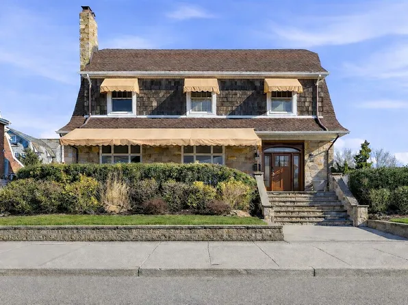 156 147th Bch, Rockaway Park, NY 11694