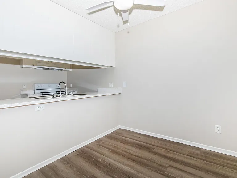 Wateridge Apartment Homes — Photo 31
