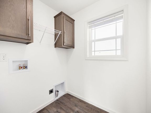 3rd image of 500 42nd St SE #533
