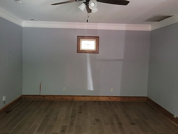 3rd image of 3805 Bell St