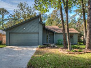 1 Maywind Ct, The Woodlands, TX 77381