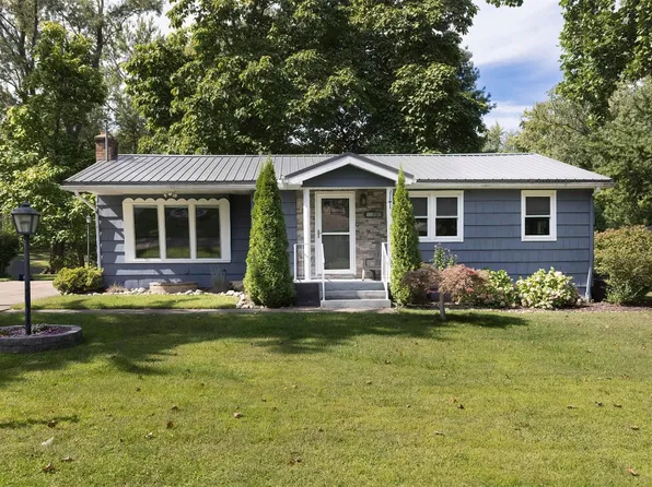3002 Midland Dr, Erie, PA 16506