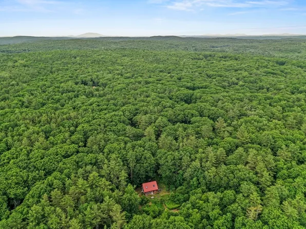 42 Glasheen Rd, Petersham, MA 01366