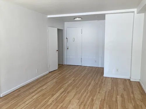 48 Davis Ave Photo 1