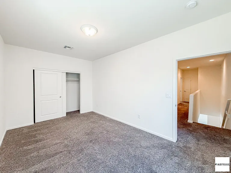 1741 W Pollack St — Photo 23