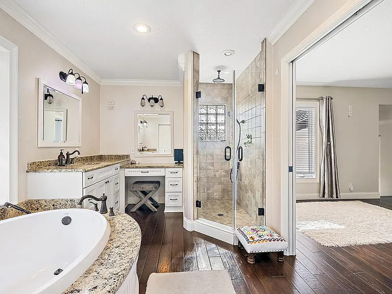 542 N Cypress Dr — Photo 18