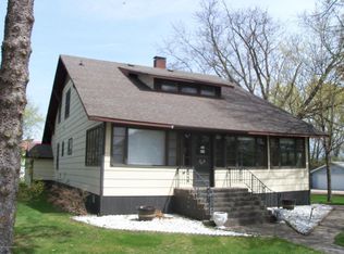 208 Cherry St NW, Bertha, MN 56437