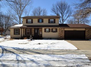 1533 Somerset Dr, Aberdeen, SD 57401
