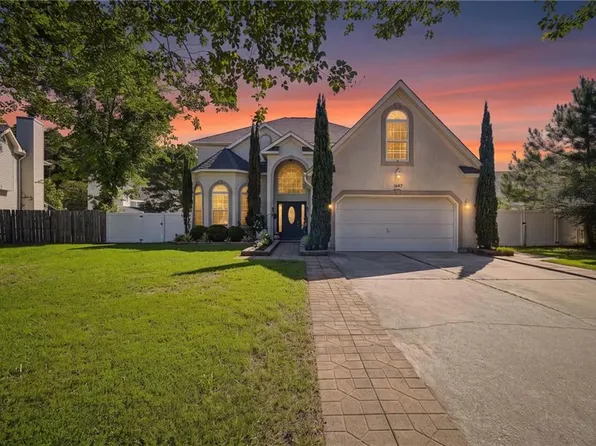 1697 Chestwood Dr, Virginia Beach, VA 23453