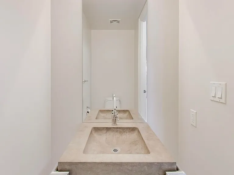 39 Queens Quay E #1126 — Photo 22