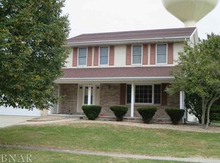 501 Beacon Ct, Bloomington, IL