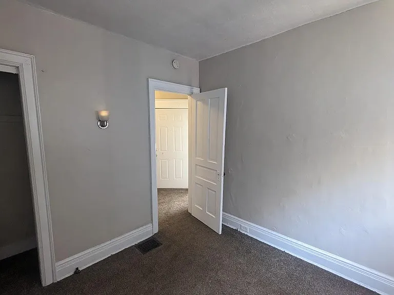 576 Potomac Ave #3 — Photo 6