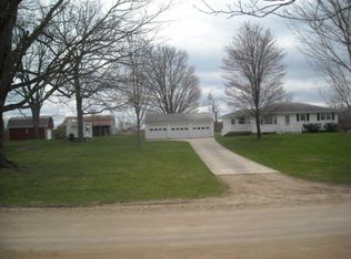 10280 E Jones Rd, Bellevue, MI 49021