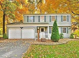 7878 Glen Oaks Dr NE, Warren, OH