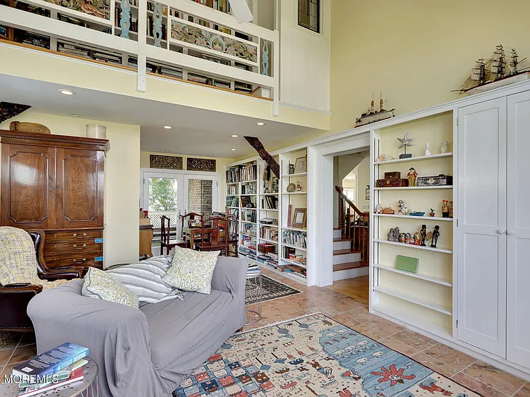 323 Cove Dr — Photo 23